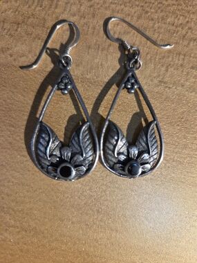 Silver Floral Teardrop Dangle Earrings with Onyx Stone
